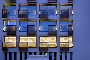 Twinn Downtown Piraeus