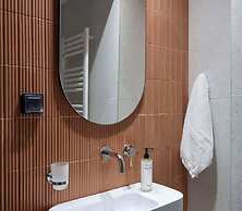 Twinn Downtown Piraeus