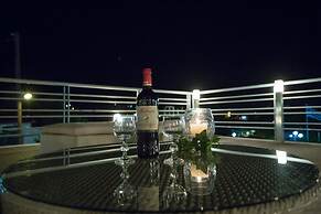 Apollonio Upper View Suites