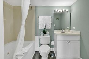 Baywatch Resort Oceanfront Dream Maker