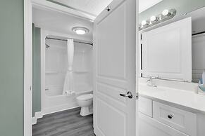 Baywatch Resort Oceanfront Dream Maker