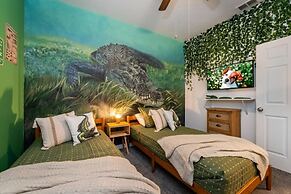 Themed Amazing 4bd Home At Highlands Reserve 4 Bedroom Villa by RedAwn