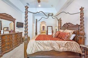 Private Oasis With Pool & Spa- 3400clr 4 Bedroom Home by RedAwning