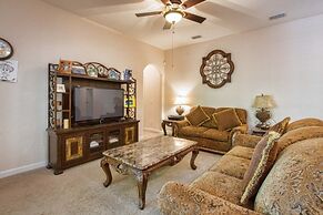 Private Oasis With Pool & Spa- 3400clr 4 Bedroom Home by RedAwning