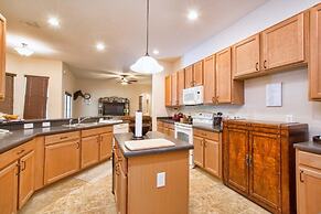 Private Oasis With Pool & Spa- 3400clr 4 Bedroom Home by RedAwning