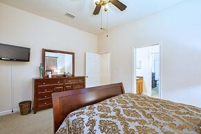 Private Oasis With Pool & Spa- 3400clr 4 Bedroom Home by RedAwning