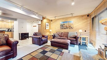 Wildflower #51 1 Bedroom Condo by RedAwning