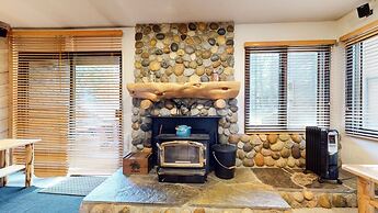 Wildflower #51 1 Bedroom Condo by RedAwning