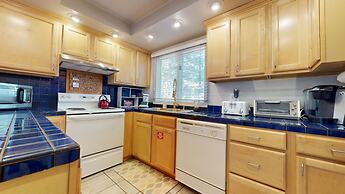 Wildflower #51 1 Bedroom Condo by RedAwning