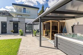 Lake Spirit Boutique Apartments