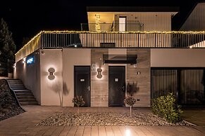 Lake Spirit Boutique Apartments