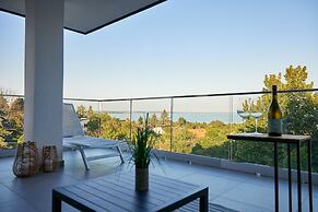 Lake Spirit Boutique Apartments