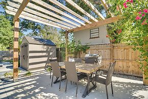 Tampa Studio w/ Shared Backyard ~ 4 Mi to Downtown