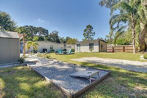 Tampa Studio w/ Shared Backyard ~ 4 Mi to Downtown