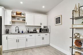 Tampa Studio w/ Shared Backyard ~ 4 Mi to Downtown