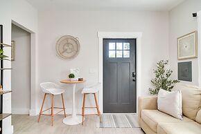 Tampa Studio w/ Shared Backyard ~ 4 Mi to Downtown