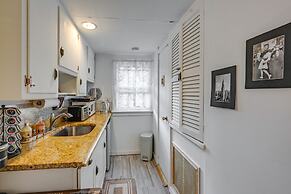 Pet-friendly Great Neck Home ~ 1 Mi to Kings Point