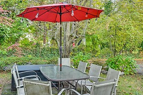 Pet-friendly Great Neck Home ~ 1 Mi to Kings Point