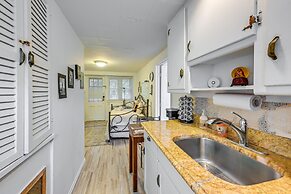 Pet-friendly Great Neck Home ~ 1 Mi to Kings Point