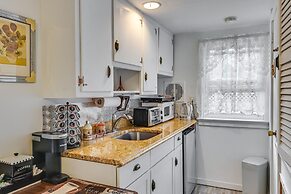 Pet-friendly Great Neck Home ~ 1 Mi to Kings Point