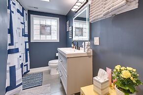 Chic Forest Park Home w/ Patio - 10 Mi to Chicago