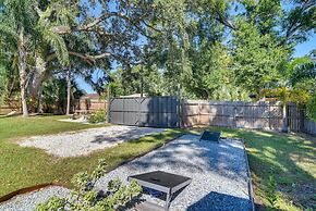 Tampa Apartment w/ Shared Backyard & Fire Pit!