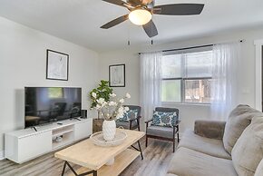 Tampa Apartment w/ Shared Backyard & Fire Pit!