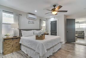 Tampa Apartment w/ Shared Backyard & Fire Pit!