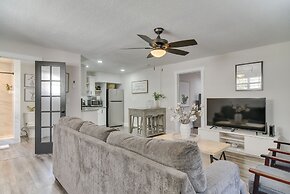 Tampa Apartment w/ Shared Backyard & Fire Pit!
