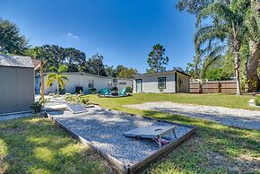 Tampa Apartment w/ Shared Backyard & Fire Pit!