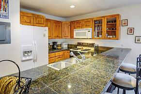 Ketchum Condo w/ Deck < 1 Mi to Sun Valley Resort!