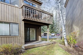 Ketchum Condo w/ Deck < 1 Mi to Sun Valley Resort!