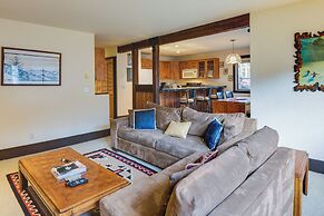 Ketchum Condo w/ Deck < 1 Mi to Sun Valley Resort!