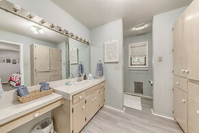 Ruidoso Cabin w/ Hot Tub ~ 2 Mi to Grindstone Lake