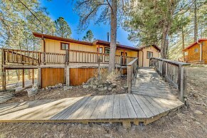 Ruidoso Cabin w/ Hot Tub ~ 2 Mi to Grindstone Lake