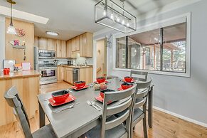 Ruidoso Cabin w/ Hot Tub ~ 2 Mi to Grindstone Lake