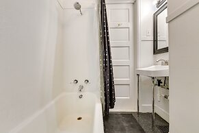 Charming Buffalo Apartment: 2 Mi to Downtown