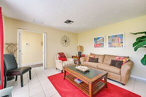 Lovely Naples Home w/ Lanai & Pool ~ 1 Mi to Beach