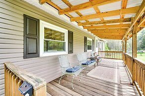 Cozy Huntingdon Escape: 19 Mi to Penn State Univ!