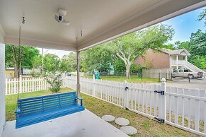 Gulfport Home w/ Fire Pit: Rv/trailer Parking