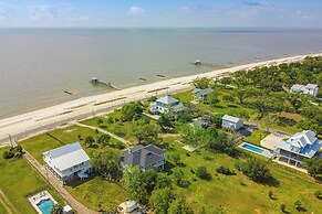 Waveland Vacation Rental - Walk to the Beach!