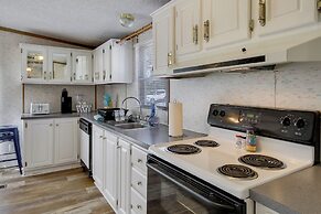 Prosperity Vacation Rental ~ 1 Mi to Lake Murray!