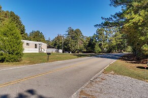 Prosperity Vacation Rental ~ 1 Mi to Lake Murray!