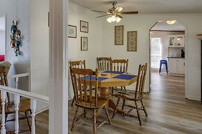 Prosperity Vacation Rental ~ 1 Mi to Lake Murray!