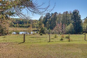 Prosperity Vacation Rental ~ 1 Mi to Lake Murray!