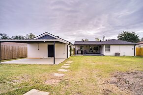 Lake Charles Home w/ Gas Grill & Fenced-in Yard!