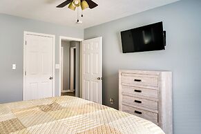 Lake Charles Home w/ Gas Grill & Fenced-in Yard!