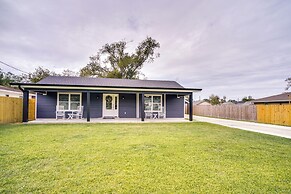 Lake Charles Home w/ Gas Grill & Fenced-in Yard!
