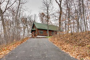 Pet-friendly Garrison Retreat w/ Gas Fireplace!