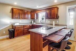 Peaceful Russell Springs Home w/ Fire Pit & Pond!